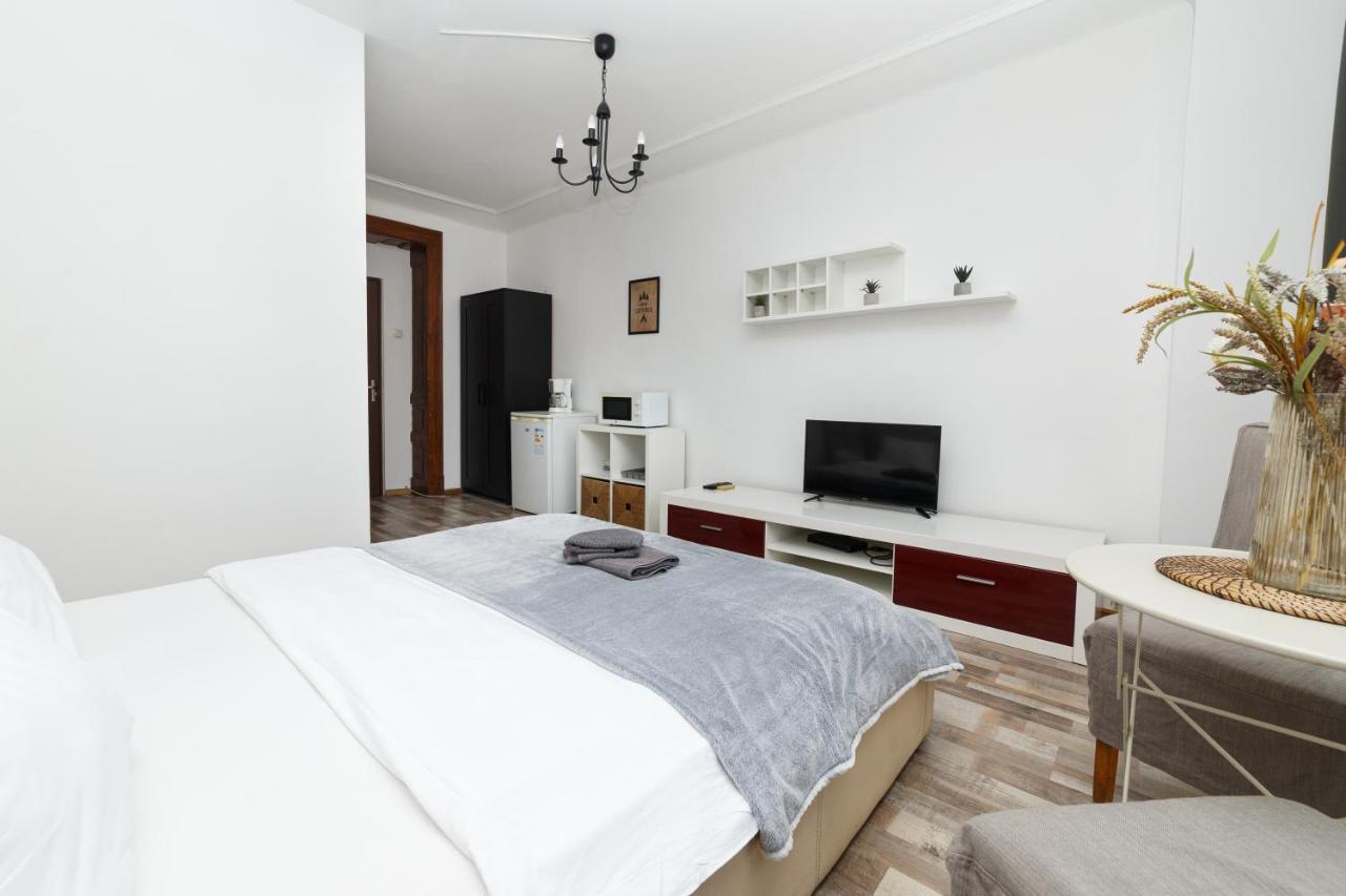 Color Apartments Street Blanari 12 Bucureşti Exterior foto