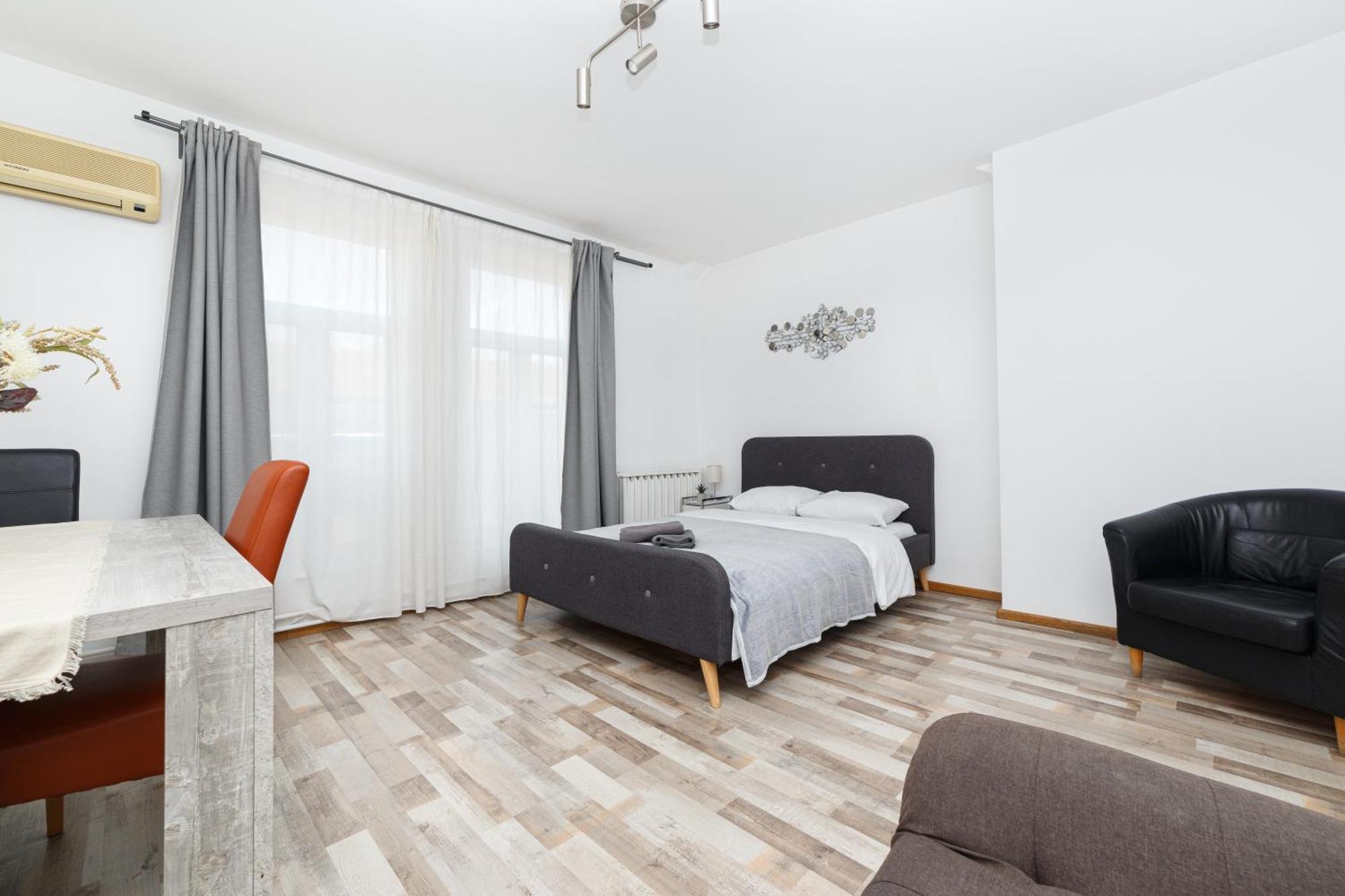 Color Apartments Street Blanari 12 Bucureşti Exterior foto